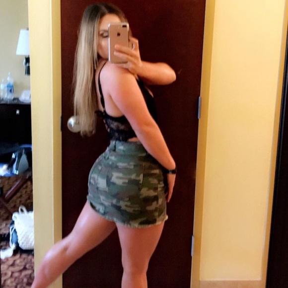 Camo Mini Skirt - Picture 1 of 3